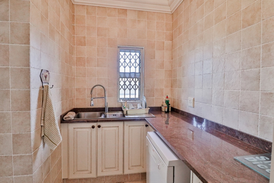 7 Bedroom Property for Sale in Myburgh Park Western Cape